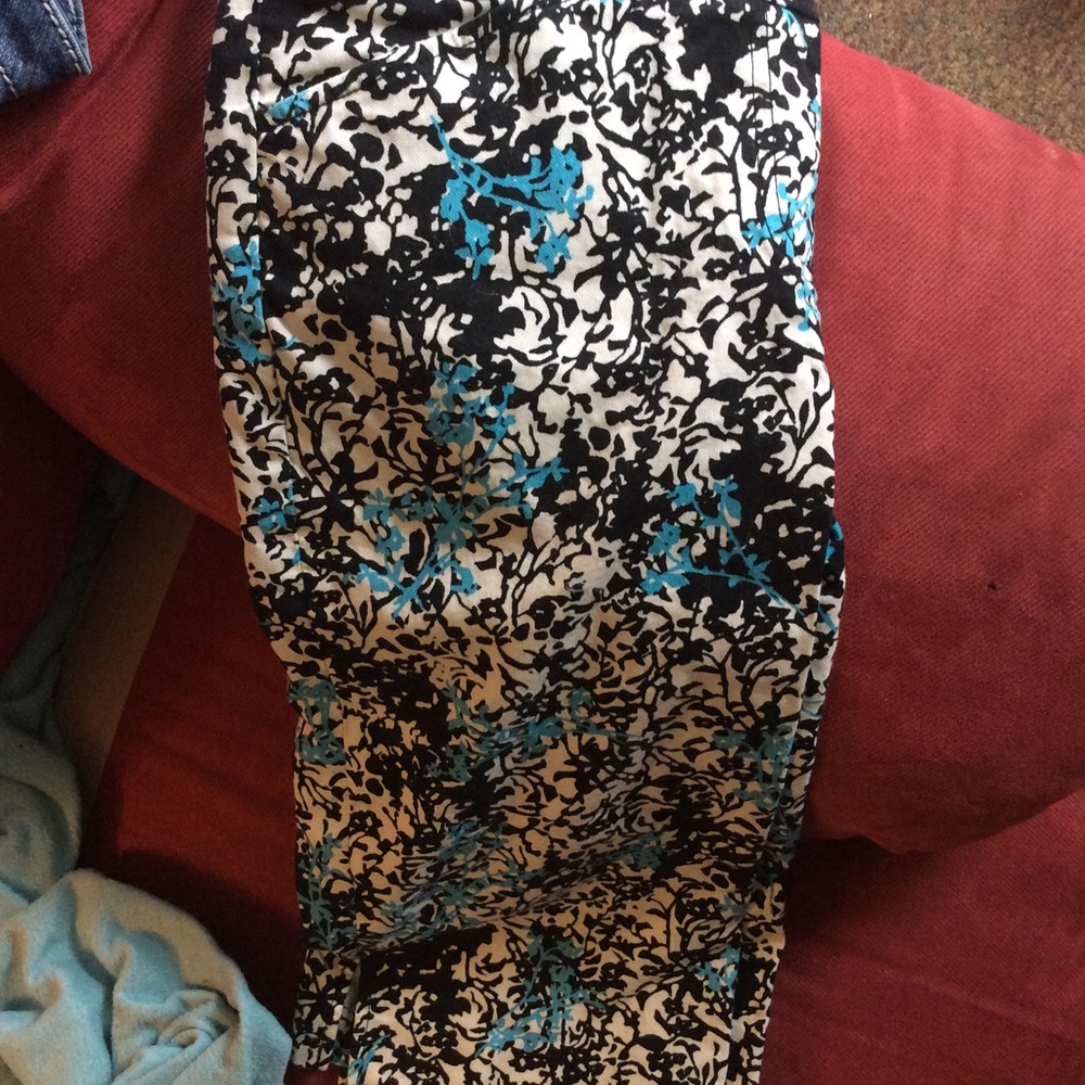 Ann Taylor Capri style loft.24 length,28 waist